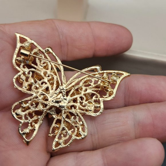 Betsey Johnson Butterfly Pin Brooch Rhinestones Gold Tone NOS Insect - Picture 4 of 5